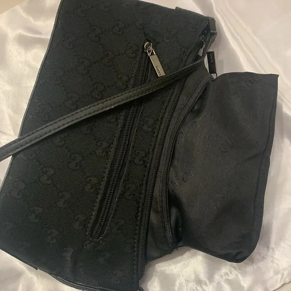 Gucci Boat Pochette Bag - Picture 10 of 16